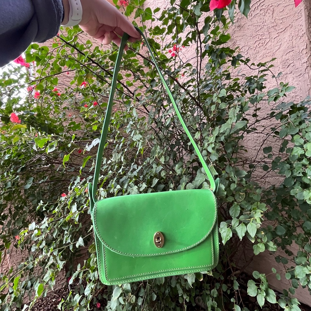 Vintage green fossil shoulder bag